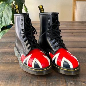 Doc Dr. Martins Union Jack Boots size 5 Airwair